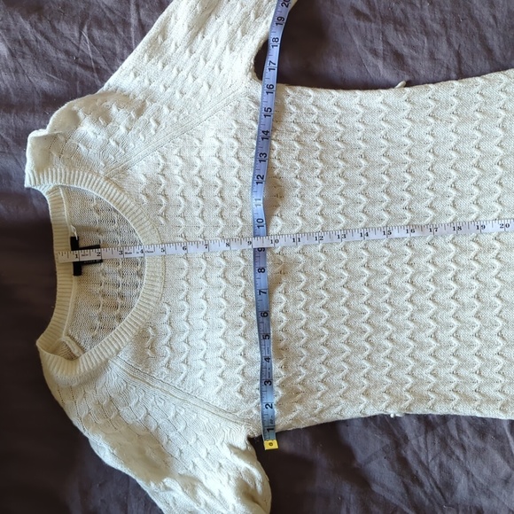 Off-white sweater dress - Picture 9 of 10